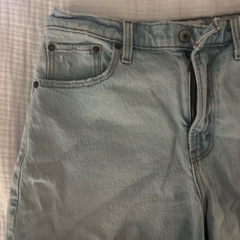 Abercrombie & Fitch High Rise Dad Short Light Wash Jean Shorts - Picture 4 of 10